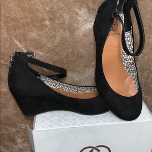 Women’s black wedge heels